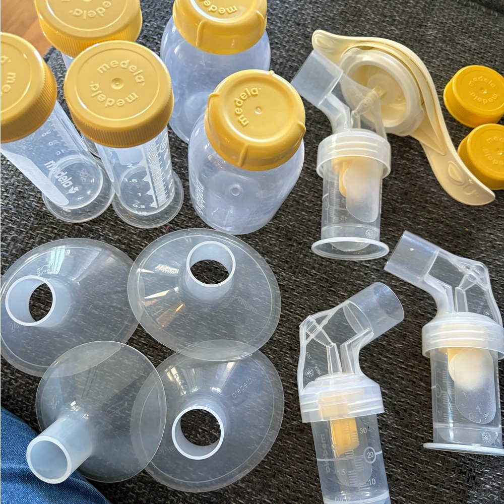 Medela Clear Breast Milk Bottles and Yellow Lid Pump Accessories